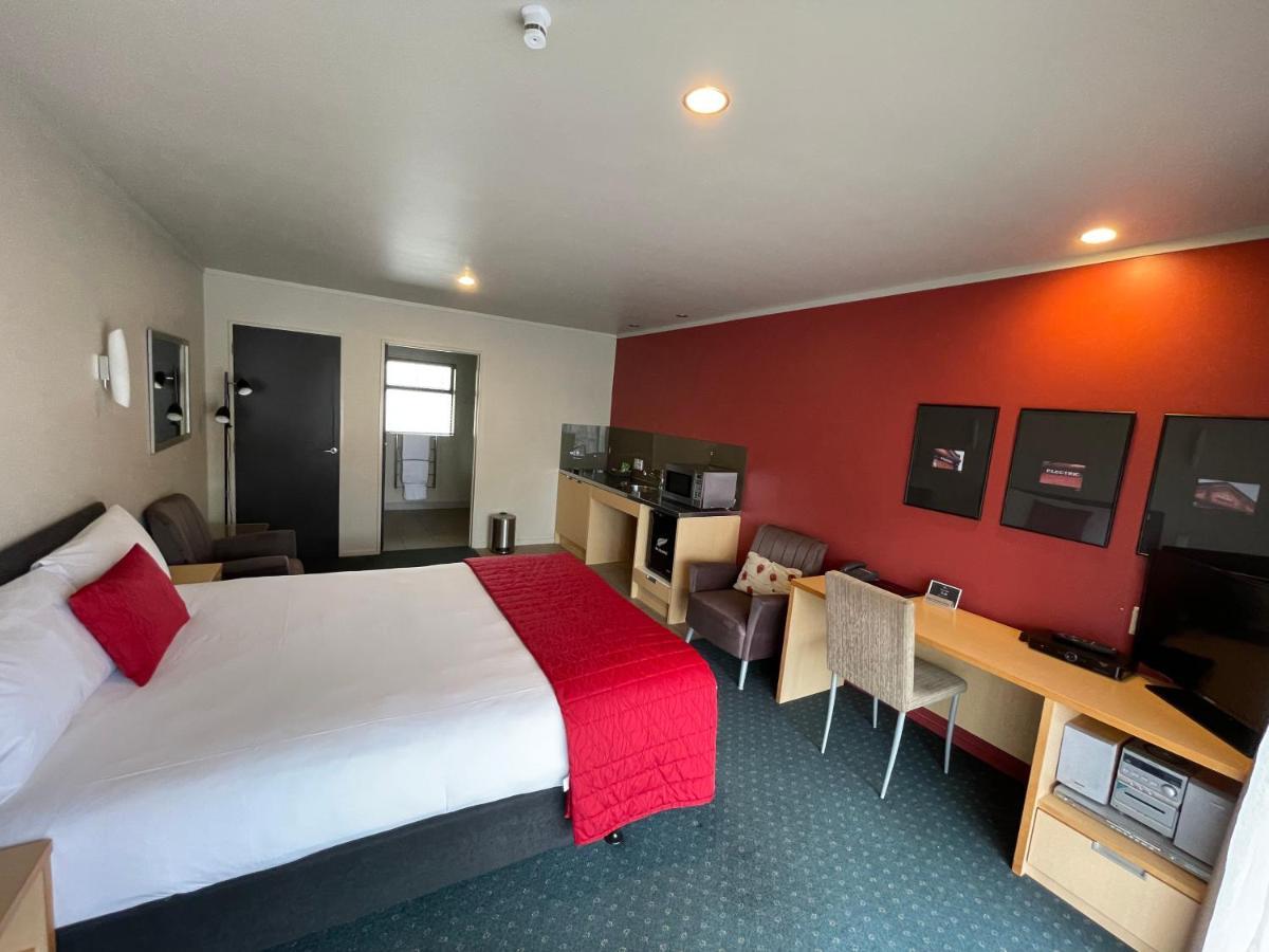 Bentleys Motor Inn Palmerston North Exterior photo
