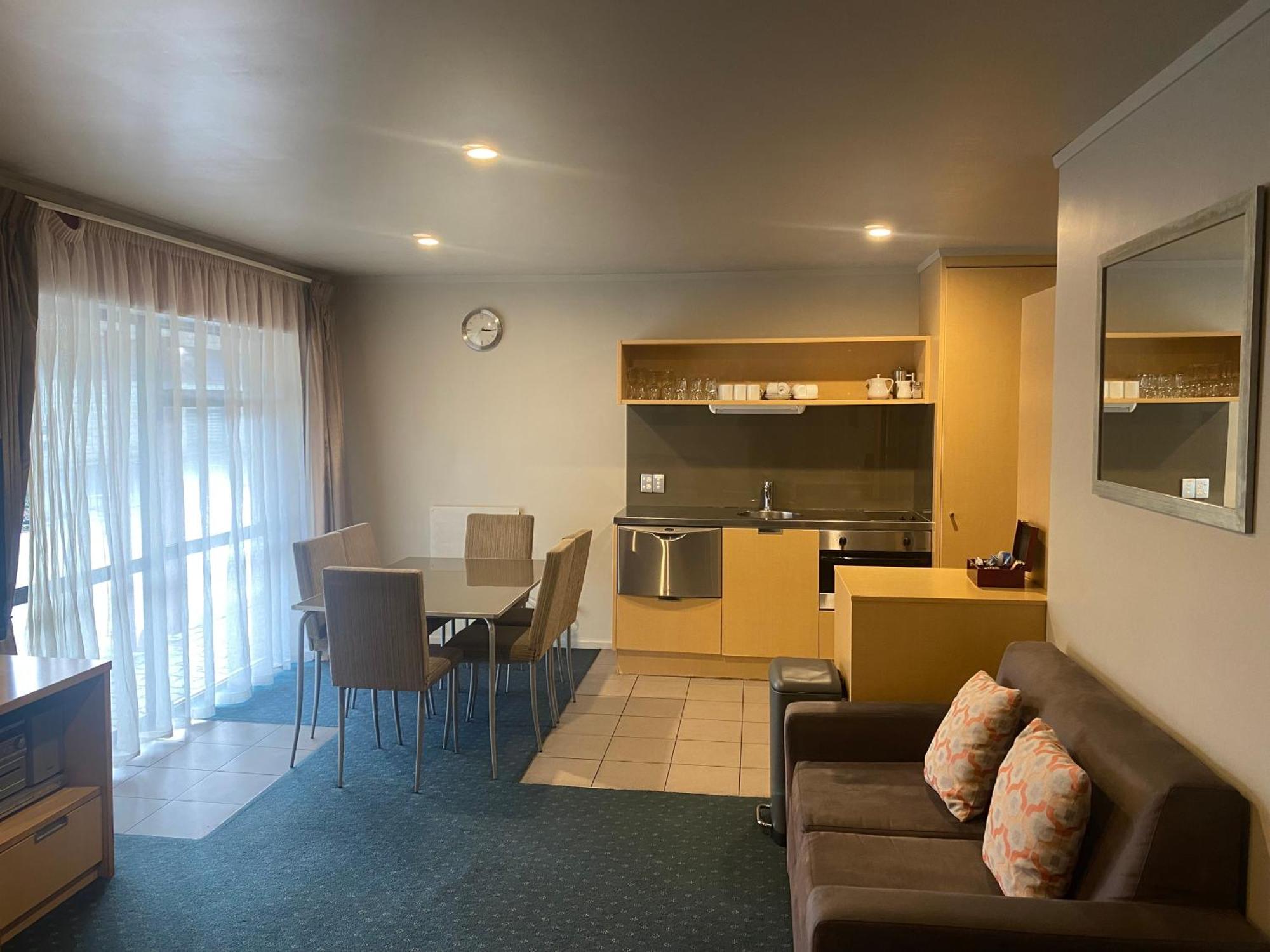 Bentleys Motor Inn Palmerston North Exterior photo