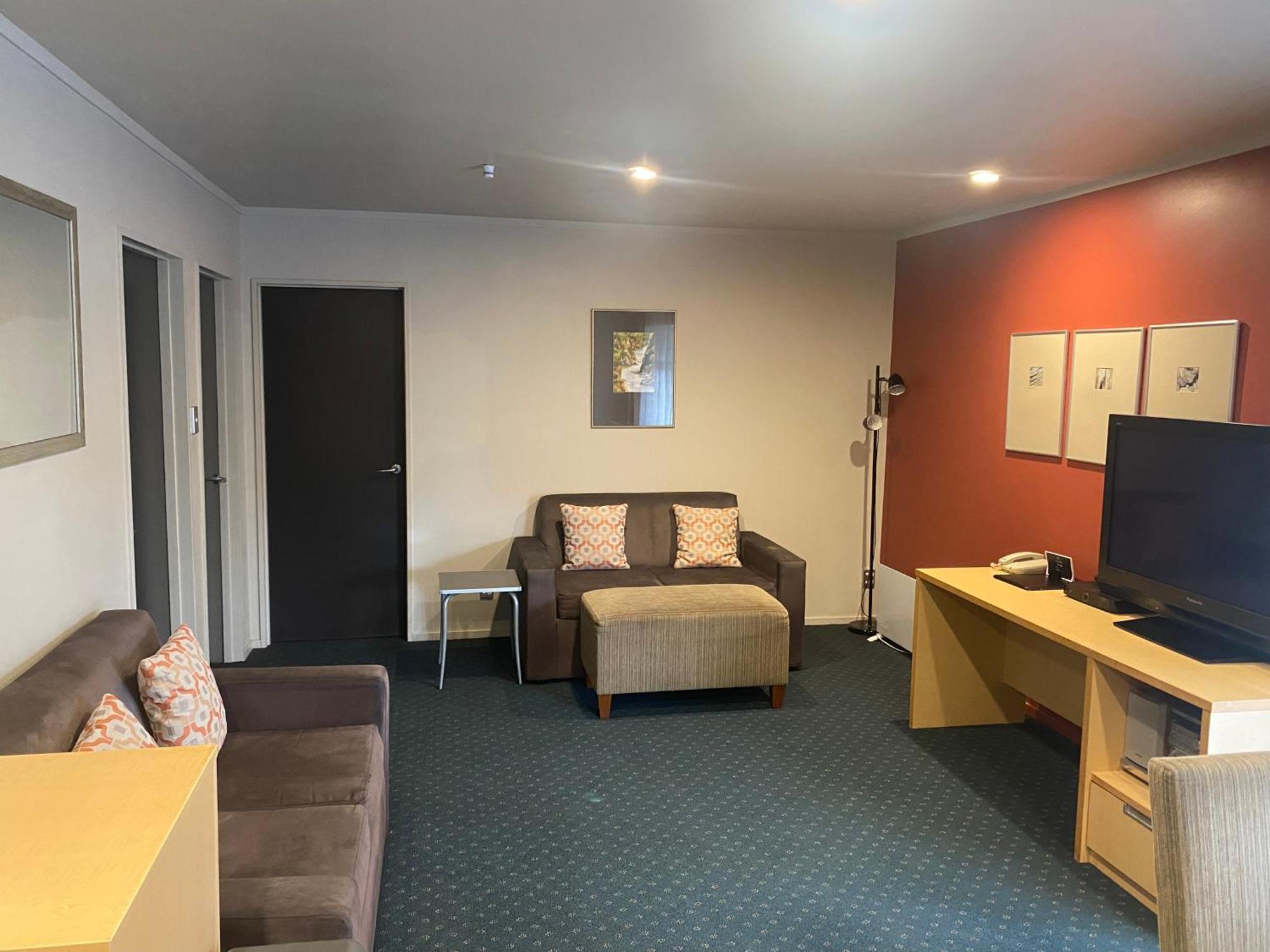 Bentleys Motor Inn Palmerston North Exterior photo