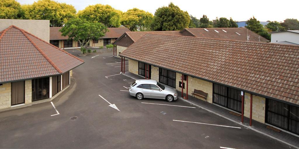 Bentleys Motor Inn Palmerston North Exterior photo