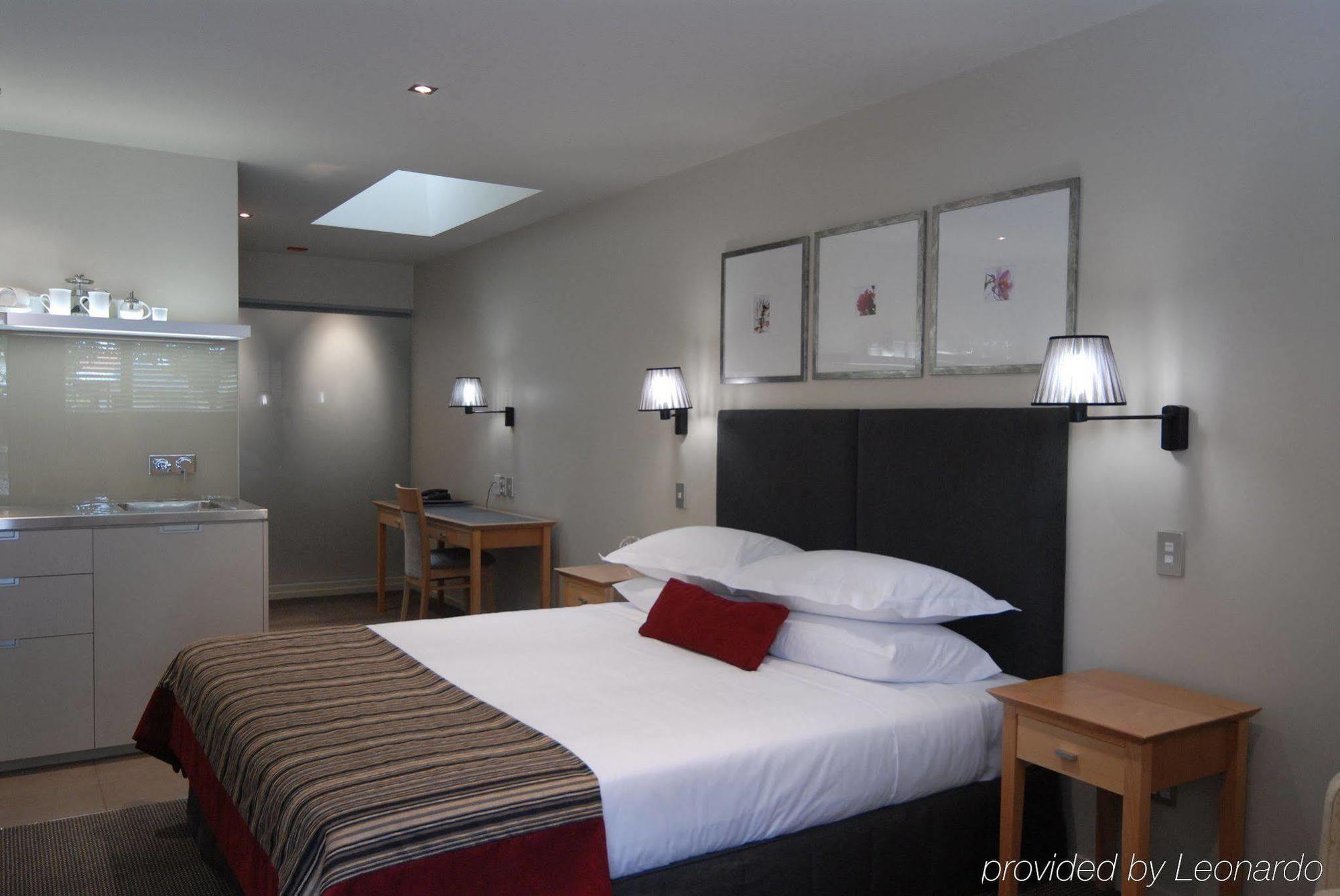 Bentleys Motor Inn Palmerston North Room photo