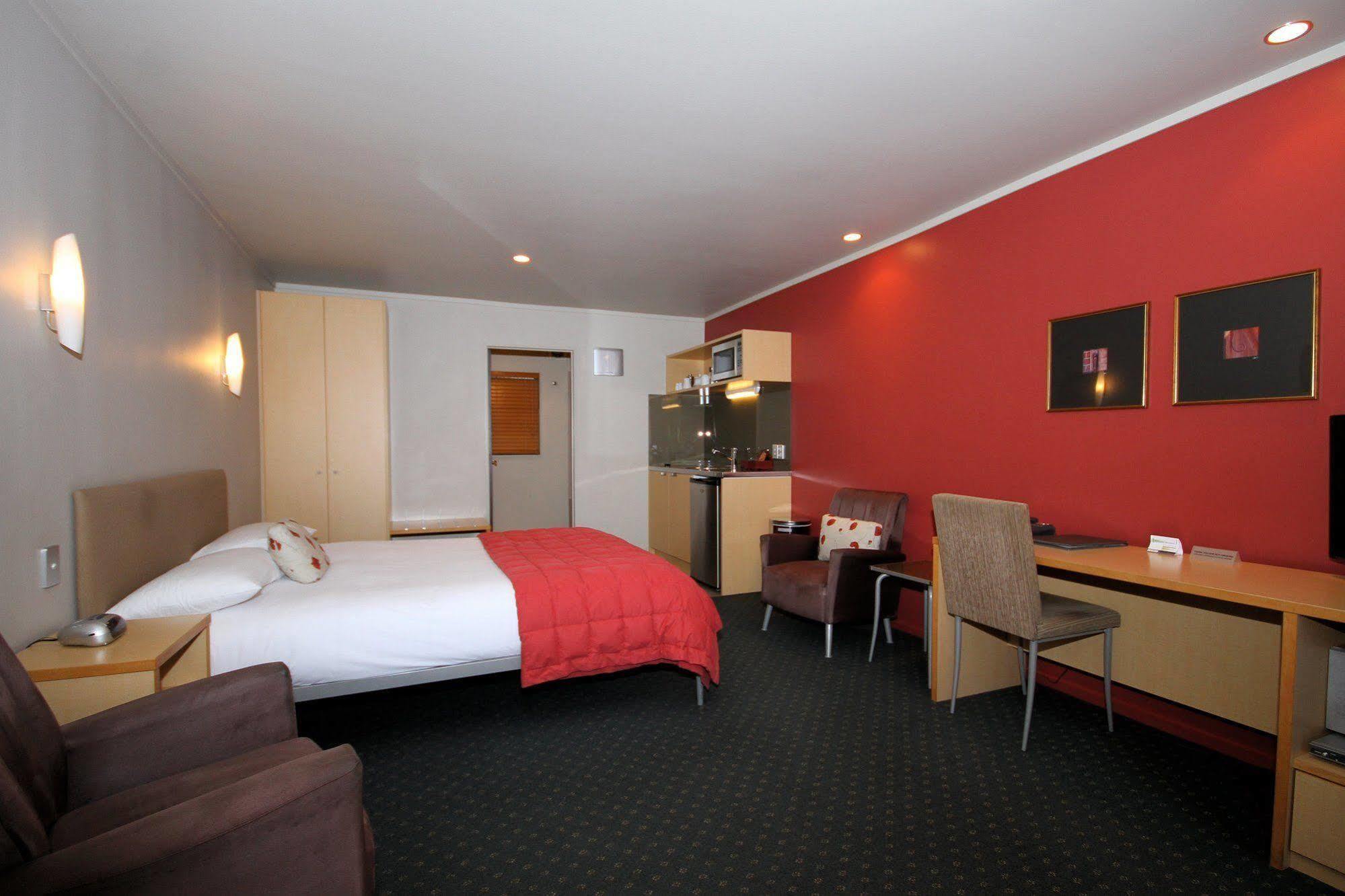 Bentleys Motor Inn Palmerston North Exterior photo